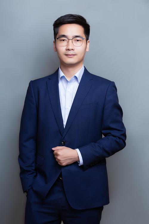 肖玉平 品牌视觉系统总监